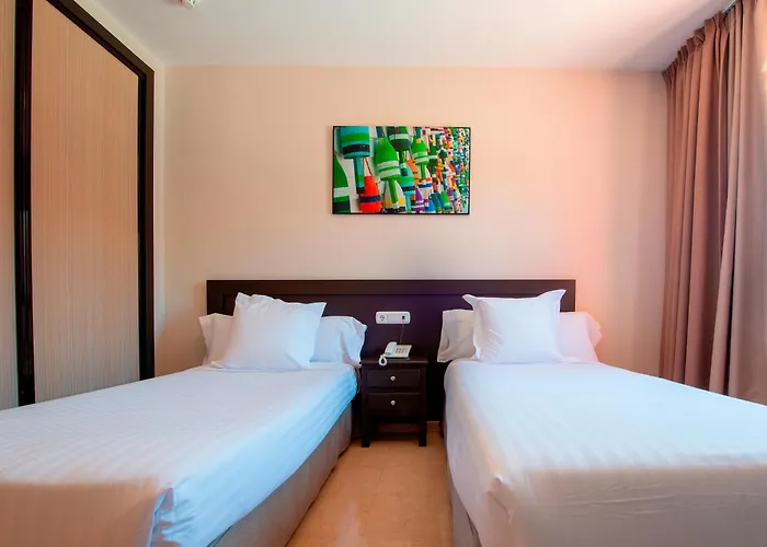 フエンヒローラ ビーチ アパルタメントス ツリスティコス 3*