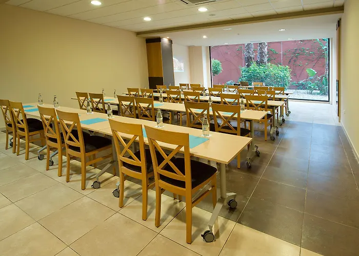 アパートホテル フエンヒローラ ビーチ アパルタメントス ツリスティコス